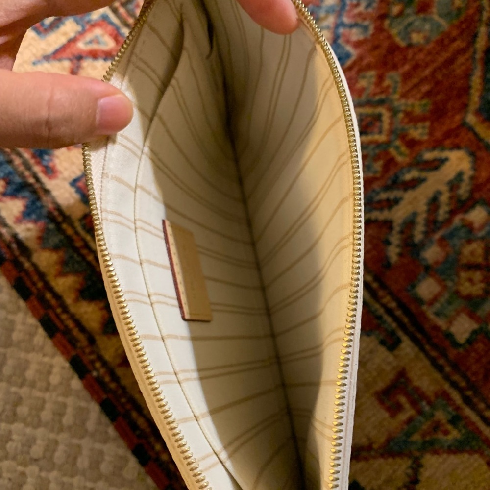 Auth Louis Vuitton pouch wristlet - Picture 6 of 8